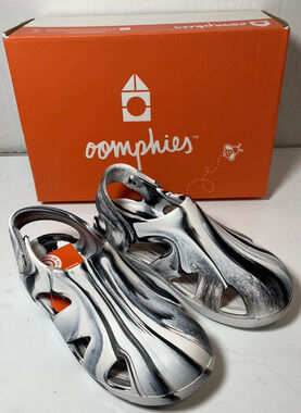 Oomphies River Water Sandals Slip on Size 12 Youth Black/White Crocs Style